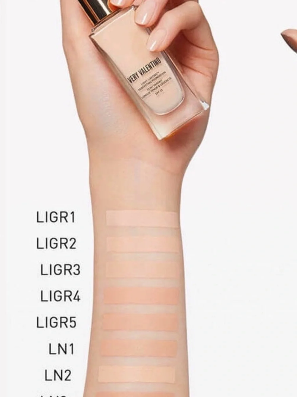 Valentino Very Light Lasting Perfecting Foundation LIGR 2